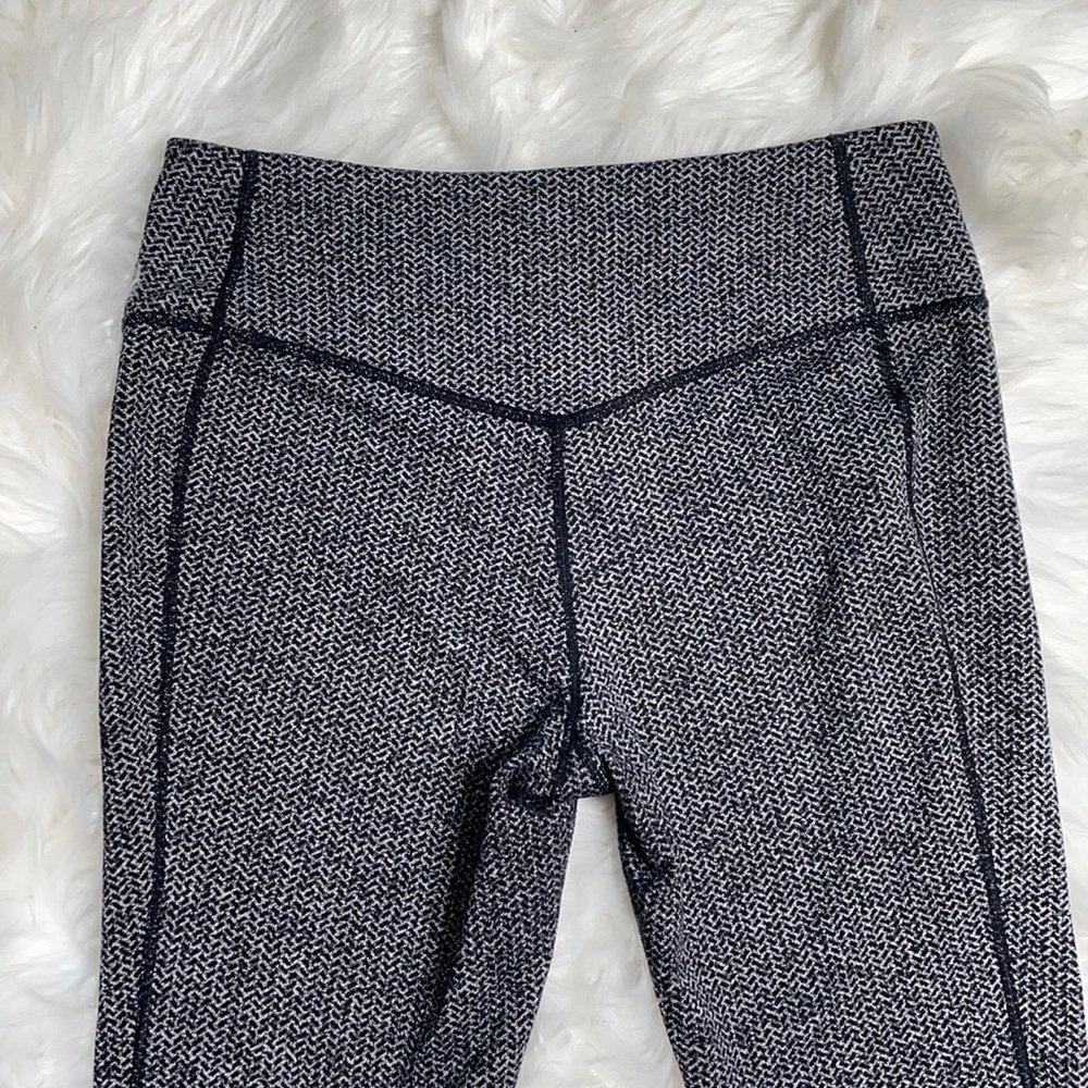 Eddie Bauer Gray Patterned Athletic Leggings - image 6